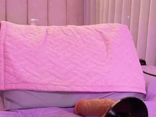 mssbombom Live Webcam on CamSoda