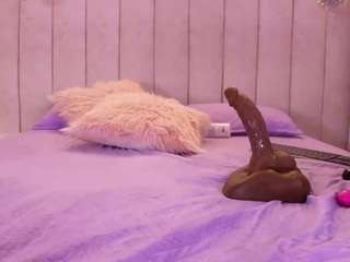 Model ini sedang live sekarang. mssbombom