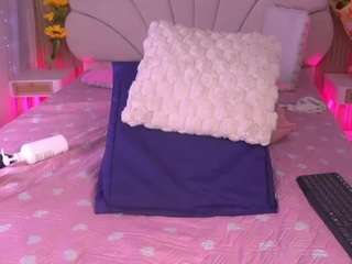 le modèle mssburbuja est en webcam porno dans un show sur le site camsoda, il possède les tags suivants: ahegao,sexy,lovense,anal,naked,nature,pussy,ride torso,sex toys,skinny,foot fetish,spank,squirter,tattoos,tease,teen 18,toys,wet,young adult,lingerie