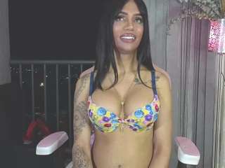 le modèle princess-alis91 est en webcam porno dans un show sur le site camsoda, il possède les tags suivants: anal toys,average,brown eyes,orgasm,spank,tattoos,tease,big tits,hd,latin