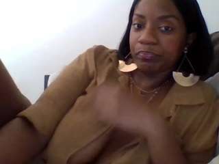 sassywithcurves100
