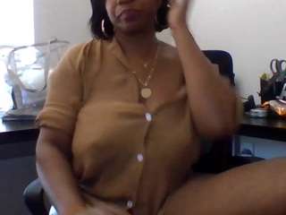 sassywithcurves100
