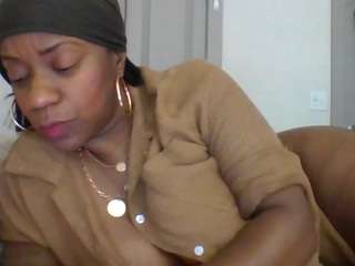 sassywithcurves100