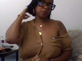 sassywithcurves100