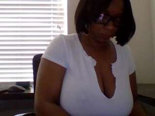 sassywithcurves100