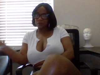 sassywithcurves100