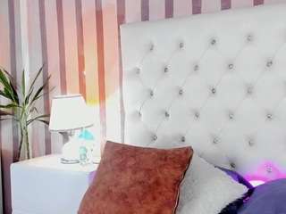 april-reed's live room