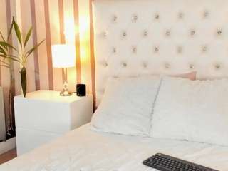 Mia_Stones live webcam show