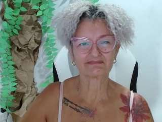 bety-cum2 Live Webcam on CamSoda