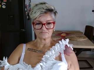 bety-cum2