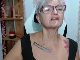bety-cum2