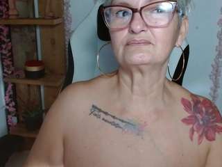 bety-cum2 live webcam show