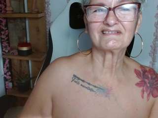 bety-cum2 live webcam show