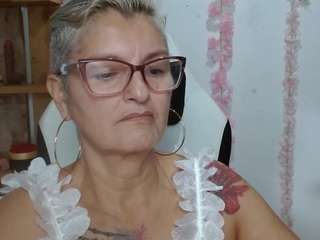 bety-cum2 live webcam show