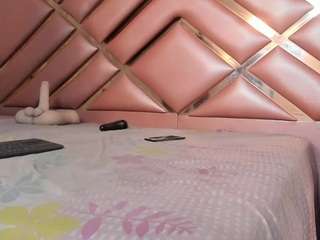 leylaroberth's CamSoda show and profile