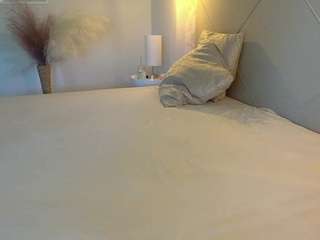 missjuliaa's CamSoda show and profile