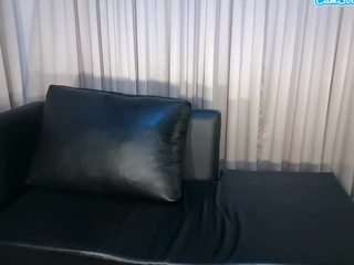 desirerodriguez Live Webcam on CamSoda