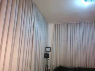 Desire Rodriguez live webcam show