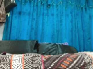 Acest model este live acum. khloehermapridite