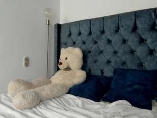 sophia-lopeez Live Webcam on CamSoda