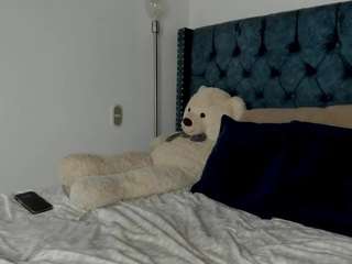 sophia-lopeez Live Webcam on CamSoda