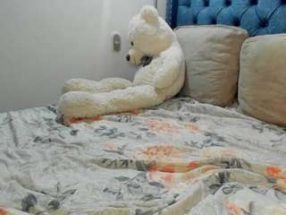 sophia-lopeez Live Webcam on CamSoda