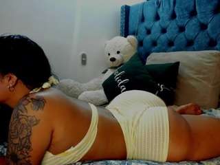 sophia-lopeez Live Webcam on CamSoda