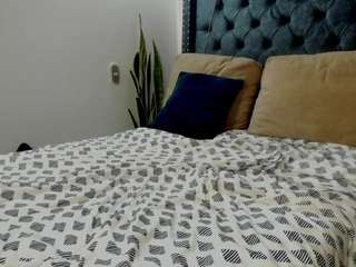 sophia-lopeez Live Webcam on CamSoda