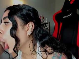 Live webcam model sophia-lopeez on Soda Cams