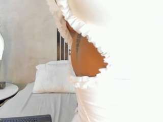 Live webcam model sophia-lopeez on Soda Cams