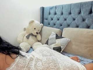 sophia-lopeez Live Webcam on CamSoda