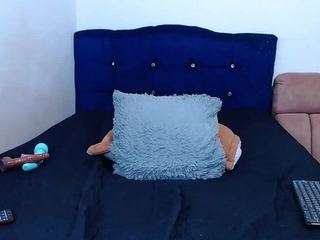 Ella live cam preview