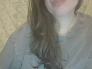 This model is live right now. sexyserafine