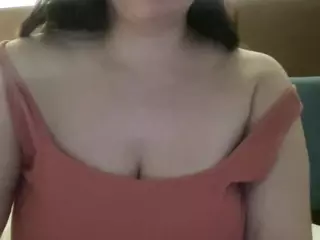 Pretty Thick Woman's Live Sex Cam Show