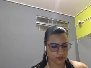 jasmine69xxx's Live Sex Cam Show