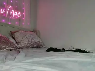 MARGO MAC's Live Sex Cam Show