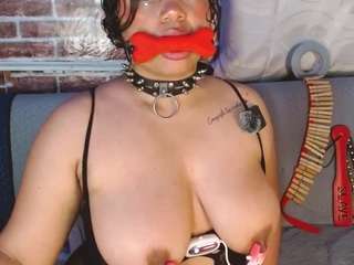 pamelaevanns live cam preview