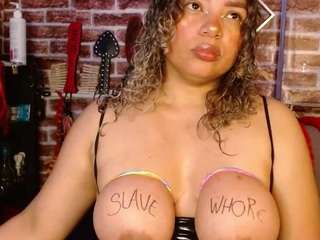 pamelaevanns live cam preview