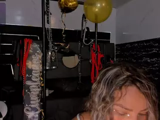 pamelaevanns's Live Sex Cam Show