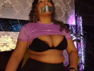 pamelaevanns's Live Sex Cam Show