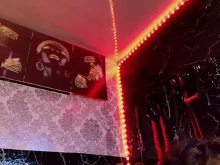 pamelaevanns's Live Sex Cam Show