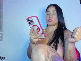 harmony-big-breasts's CamSoda show and profile