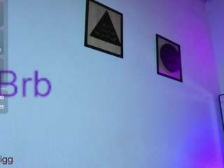 harmony-big-breasts webcam model
