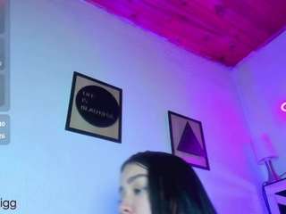 harmony-big-breasts's live room