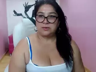 stephaniemom's Live Sex Cam Show