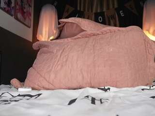 Check out gorgeous cam model Katiehill and her exposed figure katiehill from CamSoda