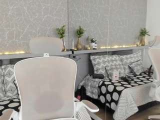 Sarah live webcam show