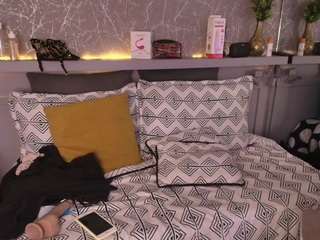 Sarah live cam preview