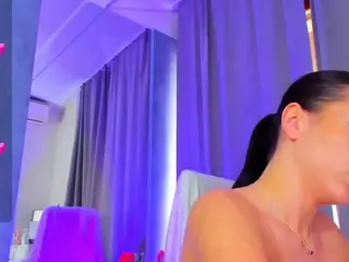 aymeet33n's Live Sex Cam Show