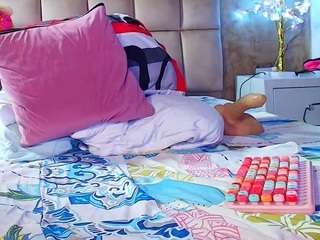 hotnia69 webcam model